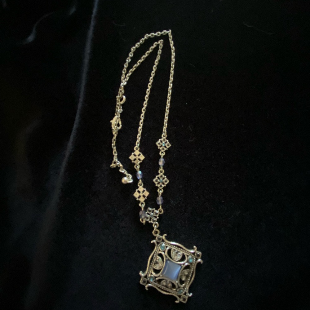 Vintage-Inspired Gold Tone Pendant Necklace with Blue Stone